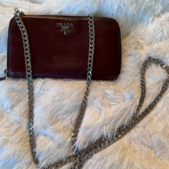 Prada Logo-Plaque-Zip-Around Wallet/Crossbody 💯Authentic. EUC - Picture 6 of 8